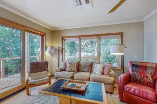 Rainier View Beach House - South Beach - 7
