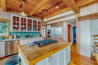 Rainier View Beach House - South Beach - 2