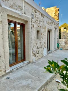 Eria's Luxury Suite - Galatás - 4