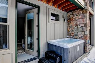 Serene Escape in Fraser - 9