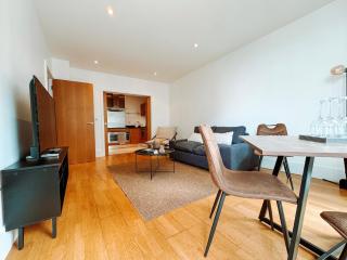 Two Bedroom Luxury Waterfront Apartment in London - Londra - 9