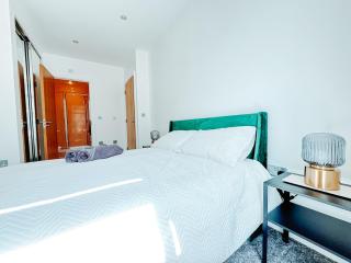 Two Bedroom Luxury Waterfront Apartment in London - Londra - 6