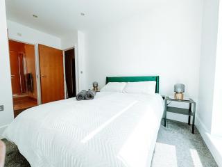 Two Bedroom Luxury Waterfront Apartment in London - Londra - 7