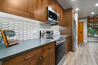 #1Condo Glacier Resort Pool Golf HotTub Sauna Gym - 4