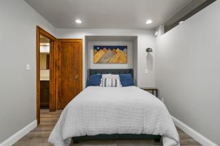 #1Condo Glacier Resort Pool Golf HotTub Sauna Gym - 1