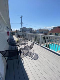 Lovely 2 bedroom with pool #2B - Hampton - 4