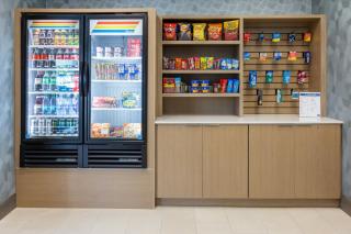 Holiday Inn Express & Suites Columbus at Northlake by IHG - Columbus - 3