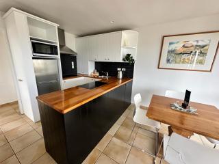 Beachfront on Waiheke - 4