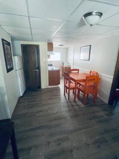 Poolside Apartment 3 - Hampton - 9