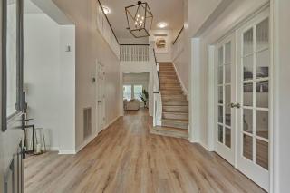 New!4BR with Easy Access to all Woodlands Amenities - 8