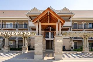 Specious 2 Bedroom Condo in Collingwood - Collingwood - 9