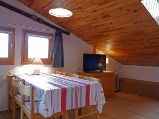 Appartement cosy à Montchavin, rénové, 5 pers, balcon, proche commerces et pistes, parking gratuit - FR-1-329-93 - 9