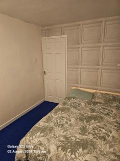Peace and Love House - Kent - 1