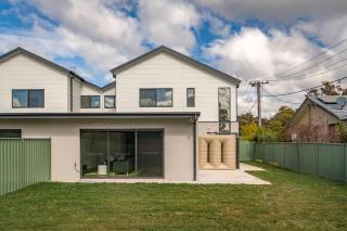 Sensational New Townhouse - Canberra - 7