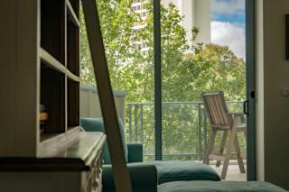 Stylish Canberra Stay -Sauna ,Pool ,Gym,Balcony - 2