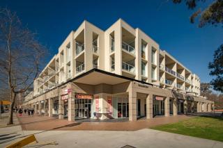 Beautiful 3 Bedroom Townhouse Located in Dickson - Canberra - 0