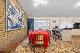 Enjoy a unique boutique space in a great location - - 4