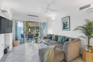 'Seashells' A Tropical Beachfront Escape - Trinity Beach - 4