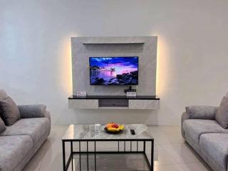 Modern Home Ipoh 10 to 14pax - Ipoh - 0