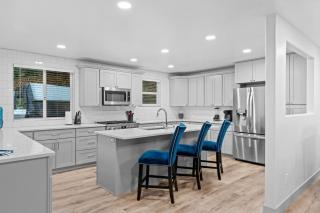 Ski Lover's Paradise- 7BR Villa Near Top Resorts home - 7