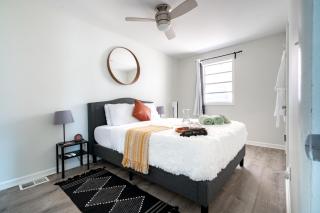Short North Convention Private Parking Pet! - Columbus - 9