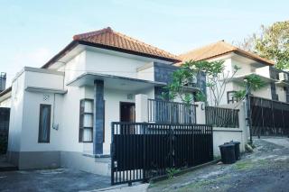 Subha Residence, a cozy house - Nusa Dua - 3