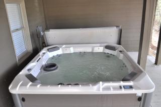 Hillside Manor -Luxury Hot Tub Fireplace Pool Table Wet Bar - Afton - 8
