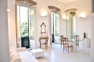 Sinclair , loft in center with original romantic fresco - 5