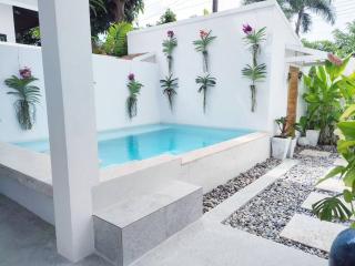 Private-Pool 3 Bedroom 3 Bath Villa, Bangrak Beach - Koh Samui - 9