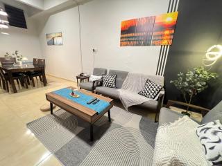 YOLO3 10PAX CentralTown Piano, PoolTable, Netflix - Kuantan - 6
