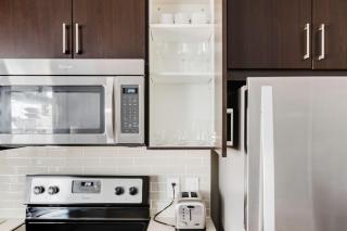 Blueground Chinatown wd nr green line bars BOS-1074 - 5