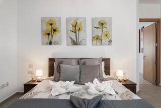 Modern 2BR Stylish Apartment with 2 Balconies - Close to St Julian's & Sliema & Yacht Marina - Pietà - 6