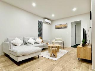 Sparkling New 4Beds Family Home - Auckland - 6