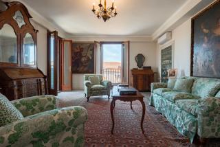 Sunbeam Palace - Venice - 8