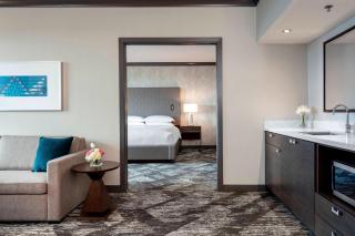 Sheraton Vancouver Guildford Hotel - Surrey - 2