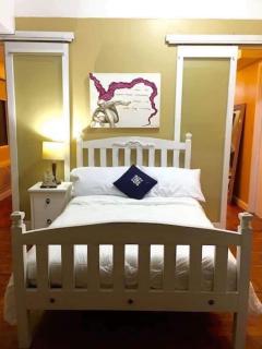 Greenhills 1BR Lower Penthouse w Panoramic View - Manila - 9