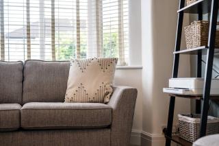 Pass The Keys Picture Perfect Haven in Didsbury Village - Free Parking & EV Station - 5