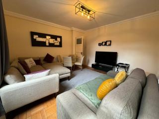 Lushlets GF Flat sleeps 10 12 - Cardiff - 6