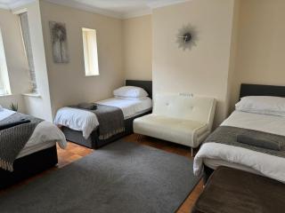Lushlets GF Flat sleeps 10 12 - Cardiff - 5