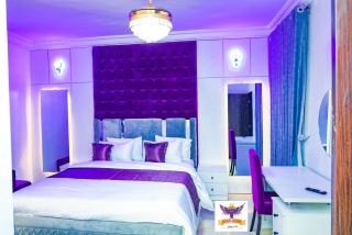 Queen Esther's Luxury Apartment - 3