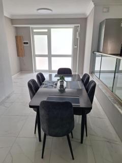 Sunrise Bay Apartments - Frontline Sea Views - 2