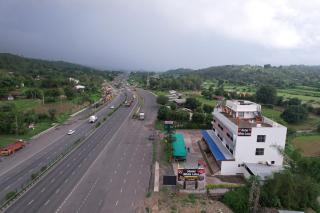 Hotel White Lotus at Ratanpur border - 0