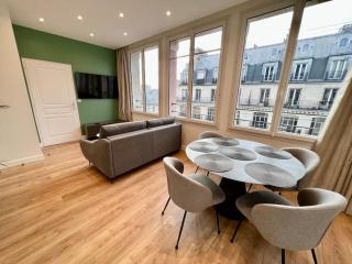 Very bright newly renovated apt with AC - 0