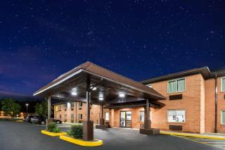 Super 8 by Wyndham Fairmont - Fairmont - 9