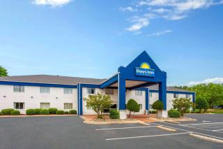 Days Inn & Suites by Wyndham Siler City - Siler City - 9