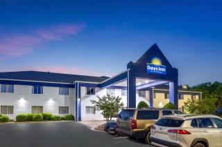 Days Inn & Suites by Wyndham Siler City - Siler City - 7