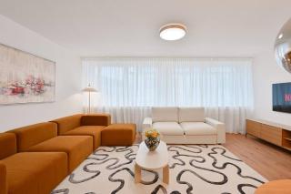 Beautiful and spacious 4-Room Apartments in City Center - 3