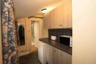 Beautiful North Bay seaside apartment, free parking and courtyard - Scarborough - 2