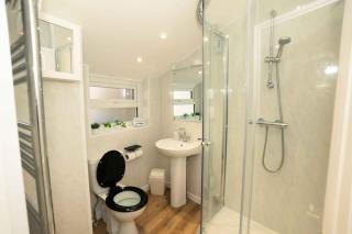 Beautiful North Bay seaside apartment, free parking and courtyard - Scarborough - 8