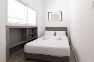 Two Bedrooms Stylish Apartment & Free Parking - Port & Beach TLV - Tel Aviv - 2